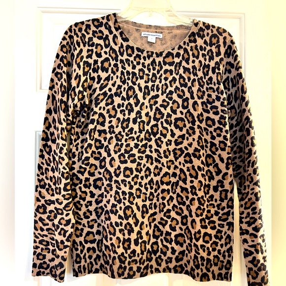 Amazon Essentials leopard print sweater! - Picture 1 of 9